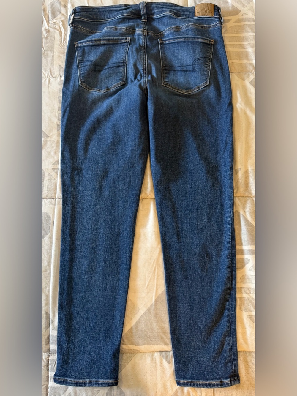 American Eagle High-Rise Jeans - Picture 4 of 8